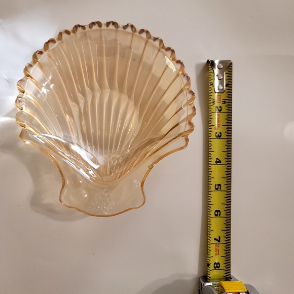 Vintage Peach Marigold Carnival Glass Scalloped Shell 6.5” Trinket Dish - Picture 2 of 7
